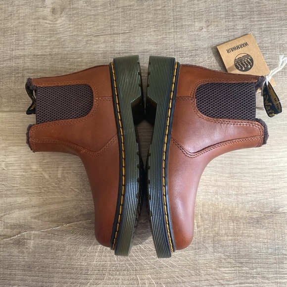 Dr. Martens lines Chelsea boot - Picture 3 of 6